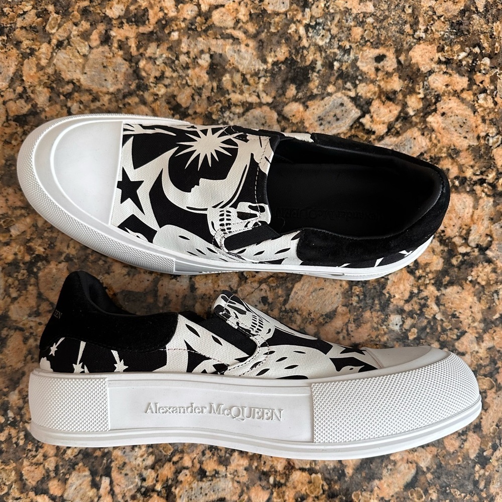 Mens Alexander McQueen Abstract Skull Slip-On Sneakers White/Black - Picture 8 of 11